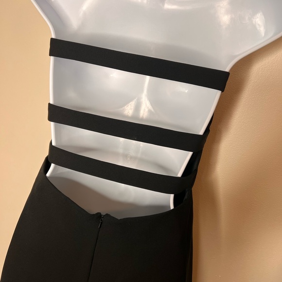 Cute black strapless romper with pockets! - Picture 4 of 4